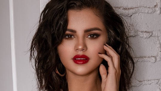 Selena Gomez thumbon Justin nëpërmjet këngëve të reja