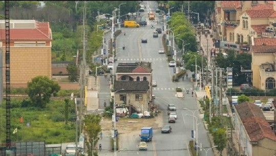 Njihuni me 'shtëpitë gozhdë', prapa tyre qëndrojnë pronarë kokëfortë (FOTO)