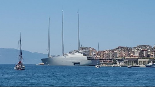 Turizmi në vjeshtë/ Saranda 'pushtohet' nga 75 jahte turistike dhe 6 kroçera