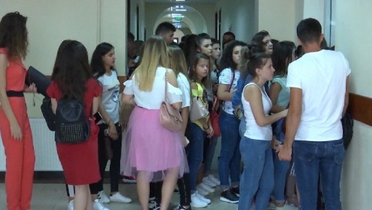 700 studentë më pak se viti i kaluar, Xhelaj: Në 15 degë s’ka pasur regjistrime