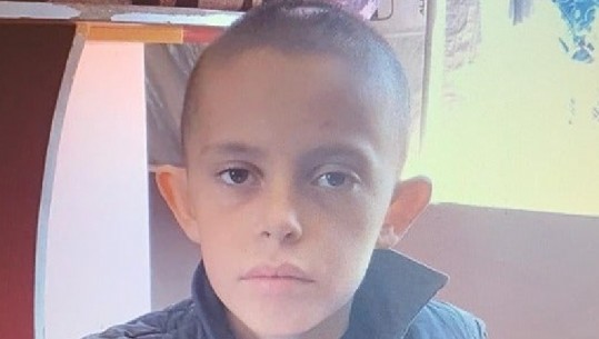 Dashuria e familjes e tjetërson Alvinin, 11-vjeçari ndryshon 'look' dhe duket kaq i bukur