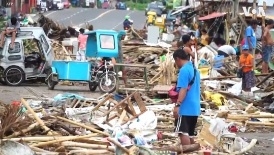 Filipine, tajfuni godet arqipelagun, të paktën 21 viktima