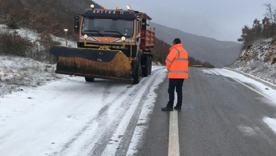 Reshjet e borës fillojnë në disa zona të vendit, këshilla si duhet të lëvizni 