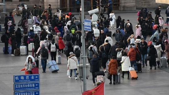 Kinë, pavarësisht lejes për fëmijën e dytë, lindshmëria arrin në nivelin më të ulët në 60 vite