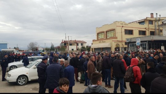 Banorët e Xhafzotajt në protestë, kërkojnë rregullimin e rrugës