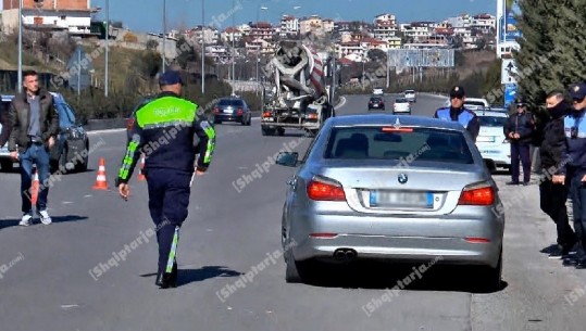 Postbllok policie tek rrethrrotullimi i TEG-ut, kontroll të gjitha makinave luksoze (VIDEO)