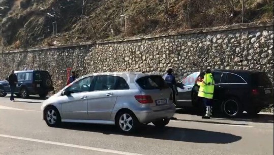 Kontrolle të shumta në Korçë, në 'sitë' makinat luksoze dhe ato me targa të huaja (VIDEO)