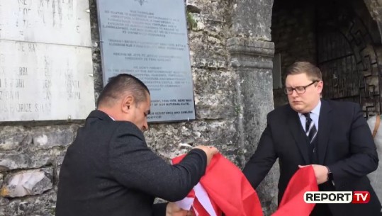 Gjirokastra nderon viktimat e komunizmit në burgun '7 penxheret' (VIDEO)