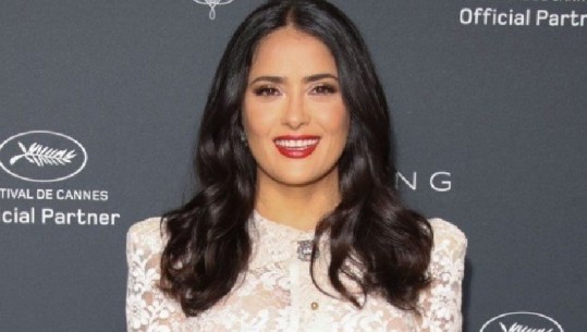 Salma Hayek përballet me komentin e pakëndshëm, ja si ia mbyll gojën ndjekësit