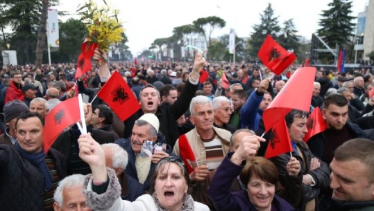 Qytetarët i kërkojnë Metës të shpërndajë Parlamenti: Shpërndaje, Shpërndaje