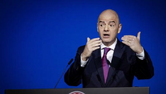 Infantino kërkon që të zbatohen rregullat: Do kthehet edhe koha e futbollit