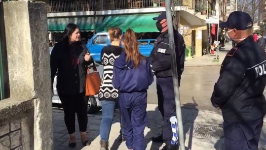 Fierakët mbushin rrugët, lëvizje të shumta në qytet, edhe pensionistët në radhë (VIDEO)