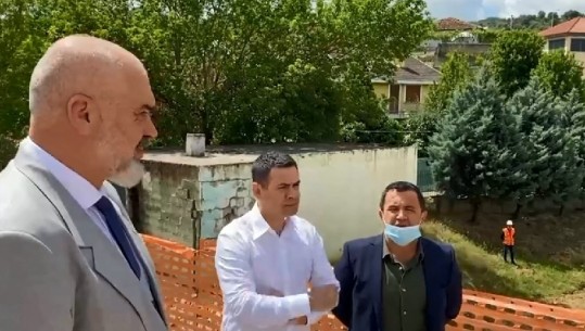 Rama në Marikaj: Shkolla të përfundojë në 26 nëntor, në 27 të ketë festë! Porosit edhe pensionistët të kenë kujdes (VIDEO)