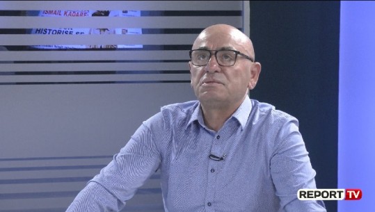  Budina përlotet në studion e Report TV: Ja çfarë kishte bërë një nxënëse në Peshkopi