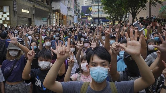 Ligji i Sigurisë në Hong Kong/Rritet tensioni mes Pekinit dhe Londrës! Kongresi amerikan voton për sanksione ndaj Kinës