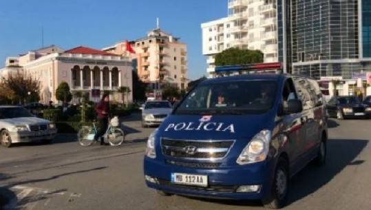 Goditi me sende të forta 32 vjeçarin, policia vë në pranga të shpallurin në kërkim