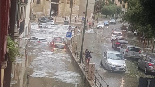 Itali/ Shiu dhe breshëri pushtojnë rrugët, shkatërrojnë vreshtat! Dëbora zbardh lartësitë mbi 2200 metra (VIDEO)