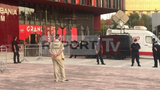 Frika nga dronët bllokon valët në stadium para përballjes me serbët