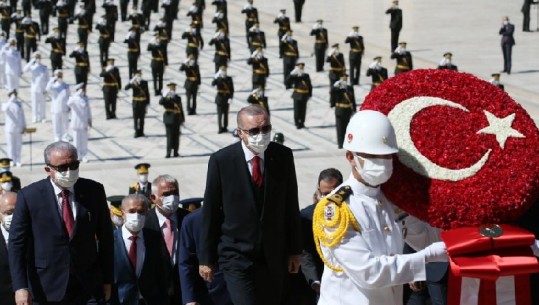 Presidenti Erdogan: Turqia do vazhdojë të mbrojë të drejtat e saj! Zgjaten me tre muaj kërkimet për gaz në Egje