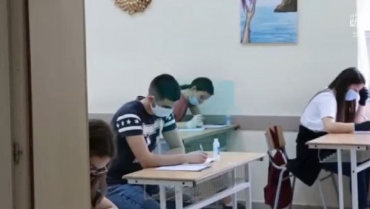 Rifillimi i shkollës, Shahini publikon videon se si do të qëndrojnë nxënësit dhe mësuesi në klasë