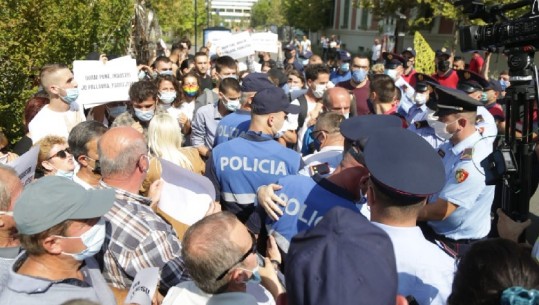 Naftëtarët: Balluku të vij këtu, të takojë një nga ne! Turp që në 2020 nuk hapin derën