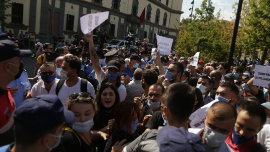 Naftëtari: Të na çojnë në burg të paktën aty do e hamë një pjatë supë, se kështu po vdesim