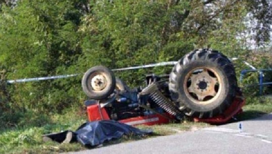 Përmbyset zetori duke punuar tokën, humb jetën një person në Vlorë