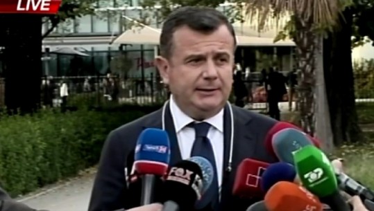 Rrëzohet dekreti i Metës, Balla: Presidenti të heqë dorë nga shoqërimi me persona të inkriminuar!