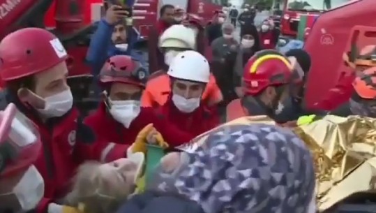 VIDEO/ 65 orë nën rrënoja shpëton mrekullisht 3 vjeçarja Elif Perincek