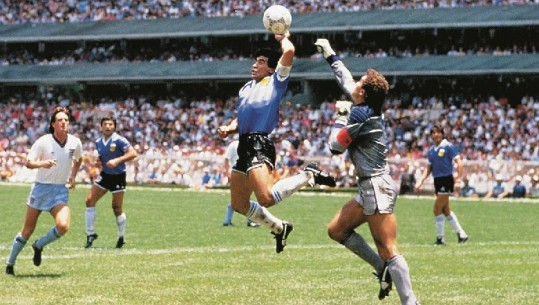 VIDEO/ Pse Maradona u quajt 'Dora e zotit'? 