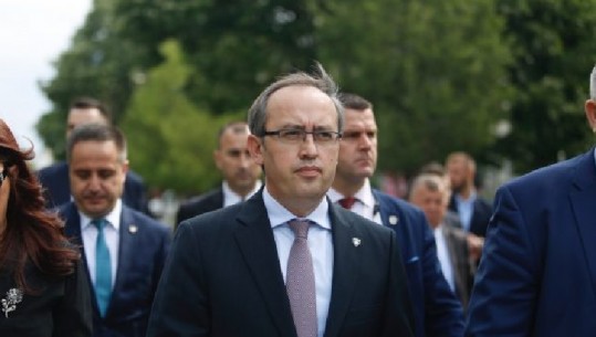  Hoti mohon të ketë dhënë dorëheqje, kërkon marrëveshje për presidentin