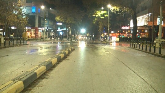 Protestuesit të shpërndarë në rrugë mes ish Bllokut dhe Drejtorisë së Policisë