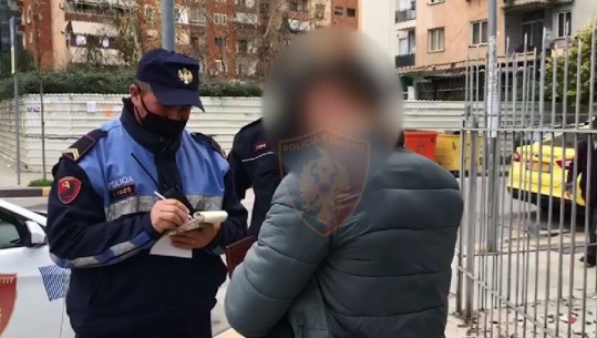 Kapen pa maska në rrugë, policia gjobit 523 qytetarë në 24 orë! Ndëshkohen 13 persona që lëviznin pas orës 22:00 (VIDEO)