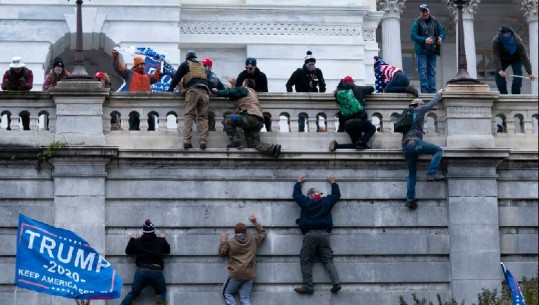 Shkon në 5 numri i të vdekurve nga protestat, humb jetën edhe një polic! Trump e pranon humbjen: Do ketë Qeveri të re