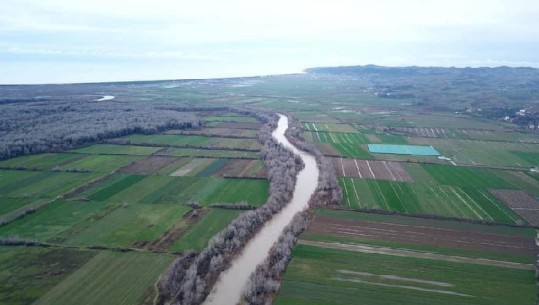 Foto nga lumi Shkumbin sot/ Rama: Falë zhbllokimit të kanaleve kulluese dhe rehabilitimit të argjinaturave s’ka më përmbytje si në të kaluarën