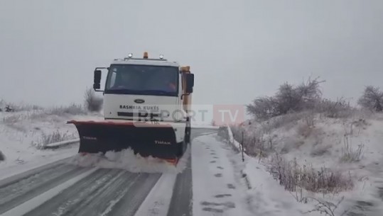 Kukësi mbulohet nga dëbora! Akset e kalueshëm, 19 borëpastruese hapin rrugët