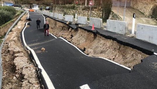 PD te rruga e çarë në dysh në Borsh prej shiut: Pasojë e korrupsionit të kësaj qeverie! Banorët të shqetësuar çdo orë të ditës (VIDEO)