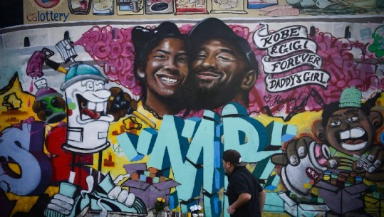 Homazh për Kobe Bryant , qindra murale në rrugët e Los Anxhelos (VIDEO)