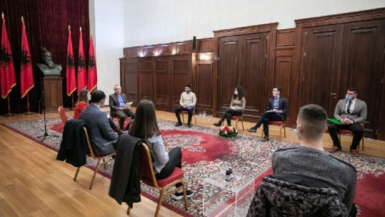 Meta në Ditën Ndërkombëtare të Edukimit: Të ulen tarifat në universitete për studentët, më shumë shanse dhe mundësi të reja  për punësimin e tyre 