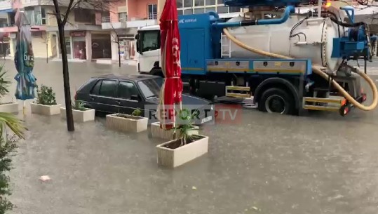 Përmbytjet/ Buna dhe Shkumbini dalin nga shtrati, nisin evakuuimet në Shkodër! Rriten prurjet në Drin! Pezullohet lundrimi i mjeteve të vogla dhe të peshkimit