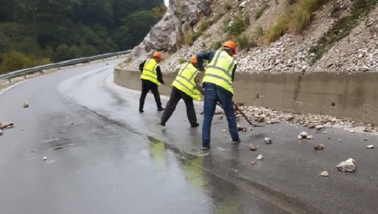 Moti i keq/ Pa energji disa fshatra në qarkun e Elbasanit dhe Korçës