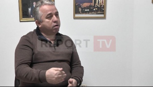  Afrim Krasniqi rrëfen ‘Krizën e Ambasadave, Shqipëria në vitin 1990’, studiuesi: Intelektualët nuk i mbështetën refugjatët