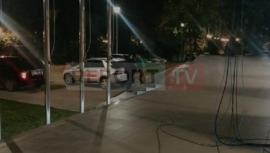 1 ditë para regjistrimit të koalicioneve në KQZ, Kryemadhi takon Bashën, diskutojnë për marrëveshje pas zgjedhjeve! Përqafime dhe të qeshura para selisë së PD