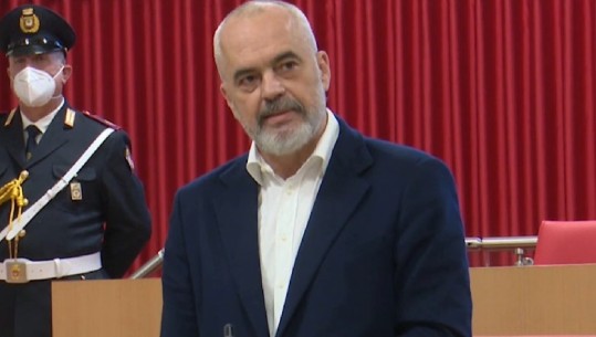 Rama zbulon mesazhin nga Rinasi: Një politikan i rëndësishëm donte të shoqërohej i armatosur në Shqipëri, pistoleta s’i mjaftonte, u çudit nga realiteti (VIDEO)