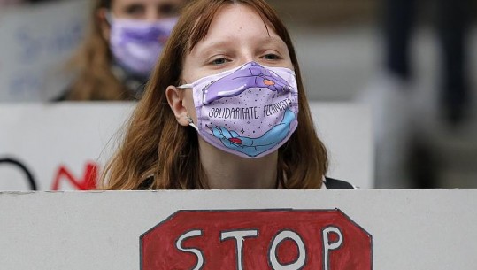 Dita ndërkombëtare e gruas,  protesta dhe festime dhe mimoza në të gjithë botën