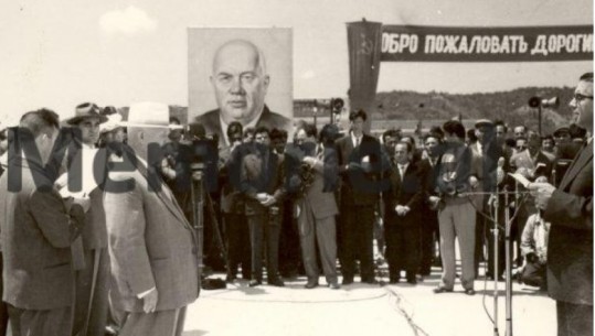 Zbulohen pjesë të tjera nga ditari sekret i Enver Hoxhës: Roja sovjetike u ktheu automatikun marinarëve tanë…