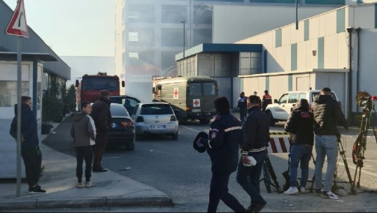 Ende asnjë shenjë nga roja i sigurisë që mbeti në magazinën e djegur, ushtria dërgon 2 grupe të specializuara te qendra tregtare te ish-Dogana (VIDEO)