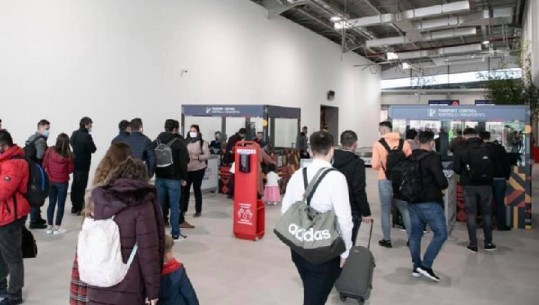 Rama e nis mëngjesin me foto nga hapja e aeroportit të Kukësit