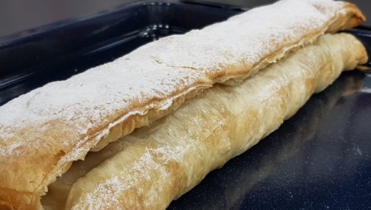 Strudel me sfoljatë dhe mollë nga zonja Vjollca