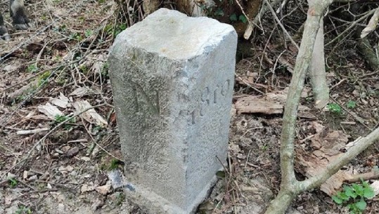 E habitshme, e pengonte teksa lëvizte traktorin, fermeri belg lëviz gurin në kufi me Francën 